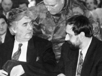 PRISLUŠKIVALI KARADŽIĆA I MLADIĆA: 'Neka radi snajper. Samo u meso!'