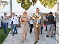 HIT NA INTERNETU: Natpis na fotografiji Milorada Dodika i Željke Cvijanović širi se društvenim mrežama...