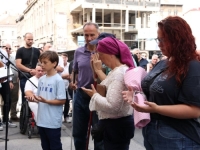'OSTALE SU RANE KOJE NE PROLAZE': Obilježena tužna godišnjica stradanja na Markalama, pjesmom 'Ulica prkosa' odana počast nevinim žrtvama! (FOTO)