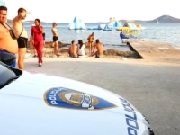  SKANDAL NA JADRANU ZBOG PEŠKIRA: Sutkinja pozvala policiju pa je uhapšena s lisicama na rukama