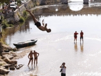 'SB' NA BENTBAŠA CLIFF DIVING 2026: Sarajevo gledalo spektakularne skokove takmičara iz šest zemalja (FOTO + VIDEO)