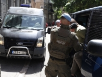 AKCIJA 'CATERING' U PUNOM ZAMAHU: Privedeni hirurg Mithat Asotić i njegov sin Hamza, pretresene kuće i privatna klinika u Travniku! (FOTO)