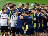 HAJDUK NAKON 16 GODINA IZBORIO EVROPSKU JESEN: Proslavili historijski prolaz uz transparent posvećen ratnom zločincu Ratu Mladiću (FOTO)