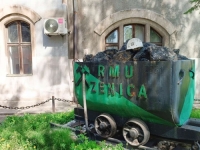 NAPETO U ZENICI: Deset rudara četvrtu noć proveli pod zemljom, uskoro će im se pridružiti...