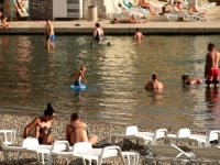 KOLIKO KOŠTA OSVJEŽENJE: Cijene pića u Neumu iznenadile turiste, ugostitelji zadovoljno trljaju ruke