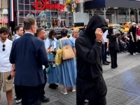 ĐOKOVIĆ KRENUO U TAJNU ŠETNJU NEW YORKOM: Sakrio lice, ali ga je tamo čekalo veliko iznenađenje (VIDEO)