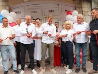 STANIVUKOVIĆ OTVORIO KANCELARIJU U HERCEGOVINI, PA ŽESTOKO UDARIO PO VLASTI: 'Imate direktora, a nemate pistu, avione ni aerodrom!' (VIDEO)