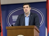 DODIK SE SAPLEO O VLASTITE LAŽI, SDS-ov DARKO BERJAN MU PORUČIO: 'Možete se kititi brojkama, ali prazne klupe govore sve'