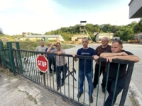 ISCRPLJENI, ALI ISTRAJNI: Nakon osam dana borbe i obećanja o platama, zenički rudari napuštaju jamu