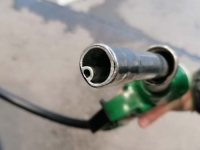 MNOGI OD NAS POJMA NEMAJU: Dok sipate gorivo u automobil, obratite pažnju na skriveni detalj...