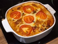 DANAS MOŽE I BEZ MESA: Poklanjamo recept za brzu, sočnu i laganu musaku od povrća koja je gotova za manje od 45 minuta...