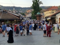 SARAJEVO PUNO 'K'O ŠIPAK': Baščaršija krcata turistima, policajci na brojnim lokacijama