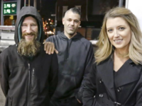 BESKUĆNIK JOJ PRISKOČIO U POMOĆ I DAO POSLJEDNJI NOVAC: Način na koji mu se odužila ostavit će vas bez teksta