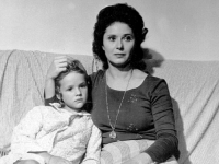 USVOJILI JE IZ LOGORA, A ONA POSTALA JEDNA OD NAJVEĆIH ZVIJEZDA JUGOSLAVIJE: Filmska priča koju je Sarajevo sačuvalo od zaborava