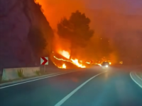 DRAMATIČNA NOĆ U HRVATSKOJ: Žena objavila snimak kako s djecom bježi od požara - 'Pet minuta je trebalo da sve plane' (VIDEO)
