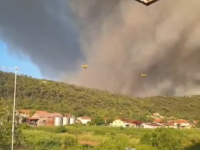 KATASTROFALNE SCENE IZ HRVATSKE: Požar stigao na samo 200 metara do kuća, vatra progutala crkvu u Potomju!