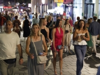 'SB' NA LICU MJESTA: Treća noć SFF-a - Sarajevo ponovo preplavili ljudi, grad živi punim plućima (FOTO)
