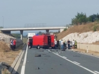 TEŽAK UDES NA MAGISTRALNOJ CESTI: U sudaru dva automobila povrijeđene tri osobe