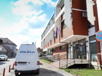 POBJEGAO PRED SUDOM: Policajci ga vodili s lisicama, otrgnuo se i nestao