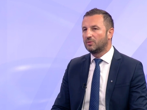 SEMIR EFENDIĆ TVRDI: 'Vlast se mogla formirati bez SNSD-a i HDZ-a, izgubili smo četiri godine'