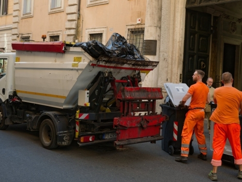 MISLILA DA NIJE DOBILA NIŠTA, PA BACILA JACKPOT: Milion eura spašeno iz rasparane vreće
