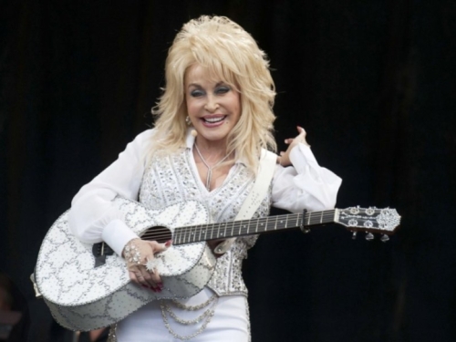 ŽIVOTNA PRIČA DOLLY PARTON: Od siromaštva u Tennesseeju do svjetske muzičke ikone