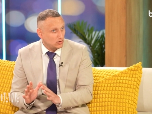 'SRBI SU VANZEMALJCI SA PLANETE SRBISLAVE': Televizijski gost iznio teorije koje su šokirale gledaoce