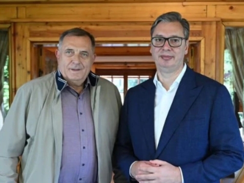 VUČIĆ I DODIK ZAJEDNO U MANASTIRU: Ovo je razlog zbog kojeg sutra putuju u Rmanj