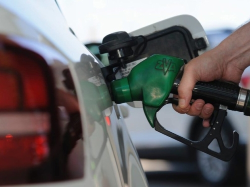 PANIKA NA PUMPAMA: Benzina nema na većini ruskih postaja, Putin kaže da nije kritično