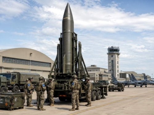 EVROPA NA RUBU SUKOBA: NATO približava nuklearno oružje ruskoj granici!