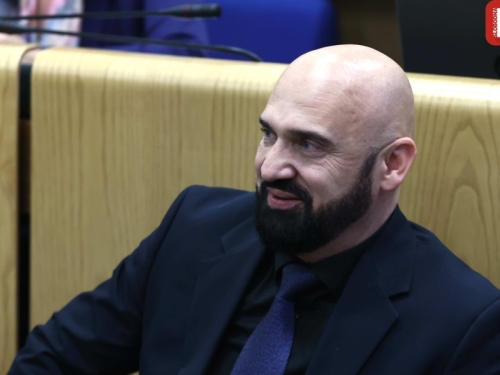 HIT NA INTERNETU: Ramo Isak snimljen na koncertu Prodygija...
