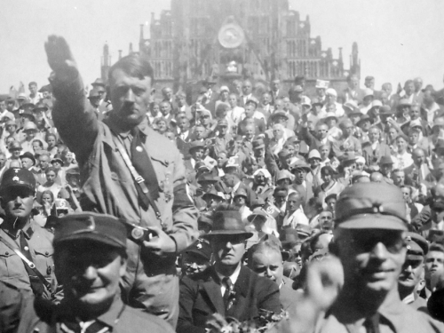 NAJVEĆA VOJNA VARKA U ISTORIJI: Hitler nasjeo na lažna pisma sa tijela mrtvaca, premjestio 18 divizija na Balkan