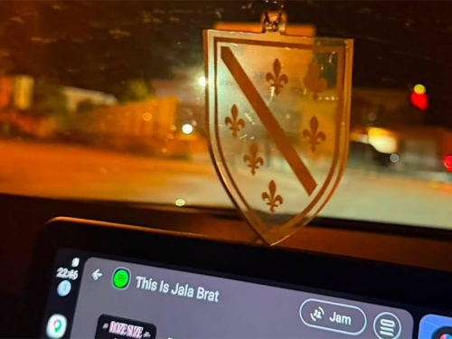 DRAMA NA PUTU PREMA CAZINU: Policija RS-a tražila da iz vozila ukloni ljiljane, zaprijetili su mu...