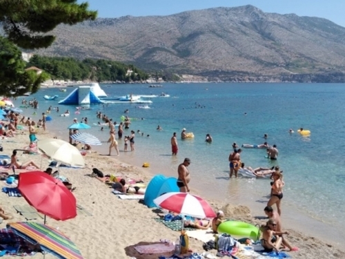 MORSKA VODA NIJE SAMO SLANA: Evo šta se događa s našim tijelom prilikom kupanja u moru...