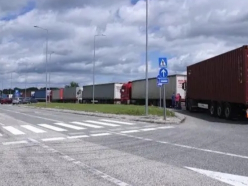 ALARM U BH. TRANSPORTU: Za sedam godina nestalo 20.000 vozača, firme bježe iz BiH