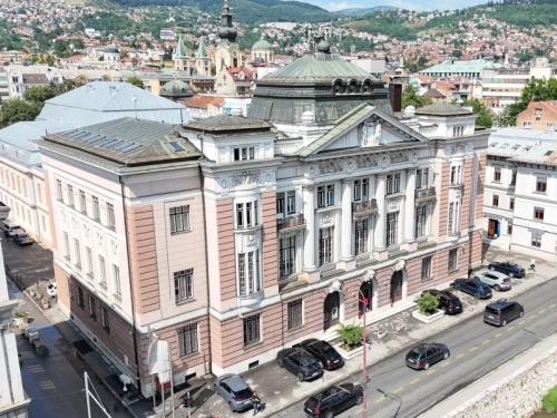 POZNATI BIZNISMEN KRENUO U AKVIZICIJU: Nudi 50 miliona KM za preuzimanje Privredne banke Sarajevo