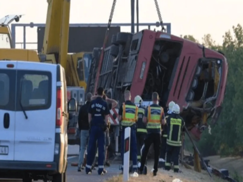 TRAGEDIJA U MAĐARSKOJ: U prevrtanju poljskog autobusa poginulo 12 osoba