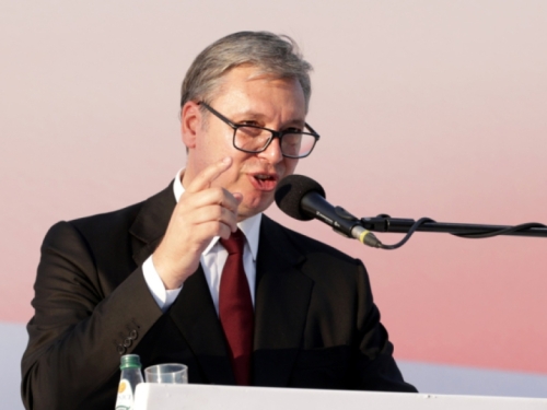 VUČIĆ UPOZORIO NA VELIKI RAT: 'Na rubu smo puno, puno većeg sukoba'