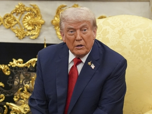 DONALD TRUMP PROGOVORIO O TRANSPARENTU IZ BEOGRADA: Ovako je reagovao na poruku iz Arene