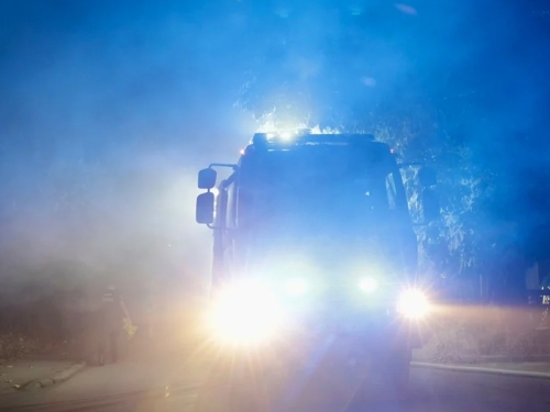 POLICIJA OGRADILA PODRUČJE: Izbio požar na stambenom objektu u sarajevskom naselju...