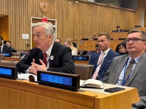 'NE TREBAMO KOPIRATI IAEA-u': Lagumdžija pozvao da globalno upravljanje umjetnom inteligencijom ostane u okviru UN-a