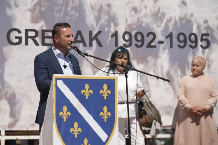 SEMIR EFENDIĆ NA GREPKU: 'Narodu koji je odbranio ovu državu danas su ruke vezane, vrijeme je da ih odvežemo'