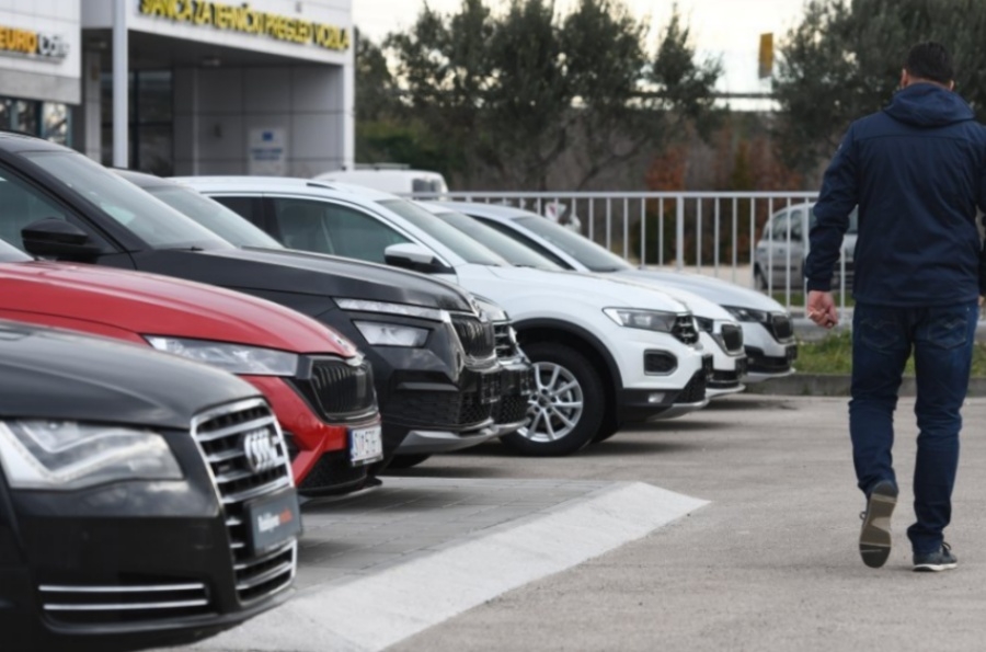 NE NASJEDAJTE NA SAVRŠEN POLOVNI AUTO: Mehaničar otkrio detalje koji mogu ukazati na prevaru