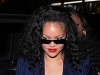 RIHANNA PRIREDILA MODNI ŠOK U PARIZU: Ovakvu kombinaciju od nje NISMO OČEKIVALI, pjevačica pokazala kako se nosi ODIJELO, ali košulju je zaboravila u hotelu
