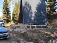UŽAS NA PALAMA: Porodice tvrde da je mještanka iskopala bošnjačke mezare kako bi sagradila pomoćni objekat za vikendicu