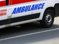 LJEKARI MU SE BORE ZA ŽIVOT: Muškarac odvezao auto na tehnički, pa pao na glavu