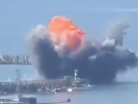 SNIMLJEN UDAR NA LUKU U SOČIJU: Pomorski dron eksplodirao neposredno uz gat (VIDEO)