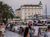 USLIJEDILE BROJNE REAKCIJE: U Splitu vidjela ćevape za 17 eura pa povukla potez koji je zapalio komentare