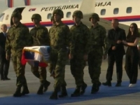 SKANDAL U BEOGRADU SE NASTAVLJA: Porodica i advokati zločinca Mladića drže pres-konferenciju u UNS-u, na spisku i Vučićev ministar pravde