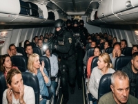 'ŠTA AKO IMAM BOMBU?! JA SAM TERORISTA...': Putnik iz Srbije napravio haos u avionu, intervenisale sigurnosne službe i ispraznile letjelicu